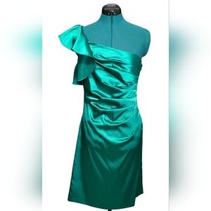NWOT Liliana Emerald Green One Shoulder Dress